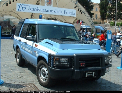 Land Rover Discovery II serie restyle
Polizia di Stato
Reparto Mobile
Polizia F0989
Parole chiave: Land-Rover Discovery_IIserie_restyle PoliziaF0989 Festa_della_Polizia_2007