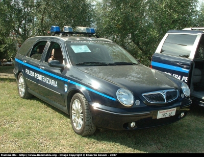 Lancia Lybra Stationwagon
Polizia Penitenziaria
POLIZIA PENITENZIARIA 197 AE
Parole chiave: Lancia Lybra_Stationwagon PoliziaPenitenziaria197AE Cieli_Vibranti_di_Musica_e_Stelle_2007