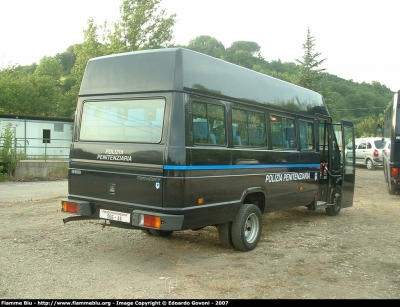 Iveco Daily I Serie
Polizia Penitenziaria
Minibus da 19 Posti per il Trasporto del Personale
POLIZIA PENITENZIARIA 566 AA
Parole chiave: Iveco Daily_Iserie PoliziaPenitenziaria566AA Cieli_Vibranti_di_Musica_e_Stelle_2007