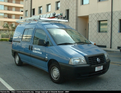 Fiat Scudo III serie
Polizia Scientifica - Automezzo allestito dalla concessionaria Fiat di Viareggio come regalo per la questura della città versiliese - Un sentito ringraziamento agli agenti della polizia scientifica di Viareggio per averci permesso questi scatti
Parole chiave: Fiat Scudo_IIIserie Polizia_F5781