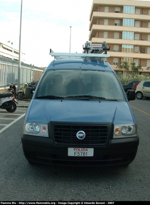 Fiat Scudo III serie
Polizia Scientifica - Automezzo allestito dalla concessionaria Fiat di Viareggio come regalo per la questura della città versiliese - Un sentito ringraziamento agli agenti della polizia scientifica di Viareggio per averci permesso questi scatti
Parole chiave: Fiat Scudo_IIIserie Polizia_F5781