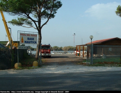 Distaccamento di Marina di Pisa
Vigili del Fuoco
Questo distaccamento viene usato in prevalenza come base nautica, ma nei mesi estivi garantisce una partenza per il territorio costiero della città di Pisa
