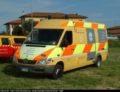 75-Mercedes-Benz Sprinter 4x4 II serie
Misericordia di Pisa
Protezione Civile
Unità Speciale Grandi Emergenze
Vecchia colorazione, ma con le scritte modificate rispetto alle foto precedenti
Parole chiave: Mercedes-Benz Sprinter_4x4_IIserie USGE 118_Pisa