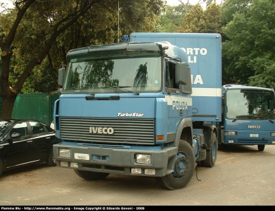 Iveco TurboStar 190-42
Polizia di Stato
Reparto a cavallo
Parole chiave: Iveco TurboStar_190-42 Polizia78501 Festa_della_polizia_2008