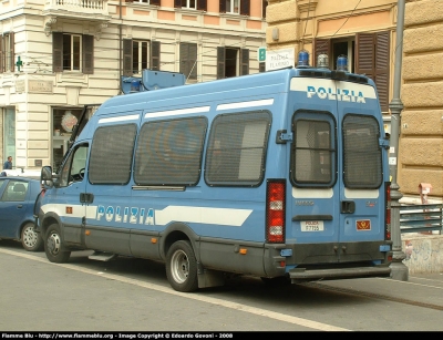 Iveco Daily IV serie
Polizia di Stato
Rep. Mobile
Parole chiave: Iveco_Daily_IV_serie Reparto_Mobile Festa_della_Polizia_2008 F7795