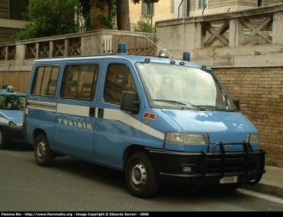 Fiat Ducato II serie
Polizia di Stato
Reparto Mobile
Parole chiave: Fiat Ducato_IIserie PoliziaD5599 Festa_della_Polizia_2008