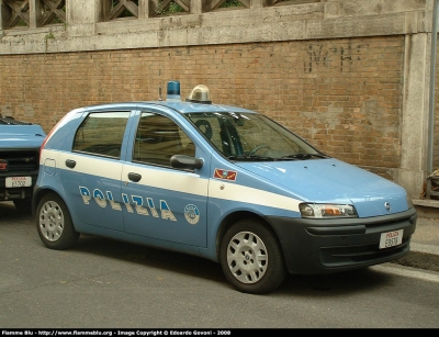 Fiat Punto II serie
Parole chiave: Fiat Punto II serie Reparto_Volo Festa_della_Polizia_2008 E9578