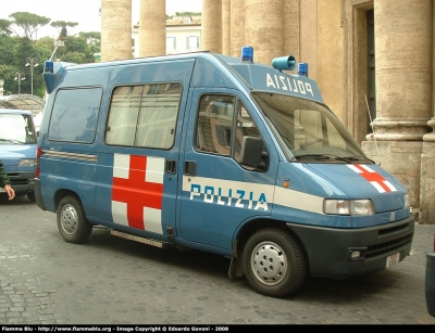 Fiat Ducato II serie
Polizia di Stato
Parole chiave: Fiat Ducato_IIserie PoliziaB7034 Ambulanza Festa_della_Polizia_2008