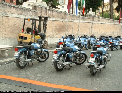 Moto Guzzi 850 T3
Polizia di Stato
Polizia Stradale
Parole chiave: Moto_Guzzi 850_T3 Polizia62613 Polizia62612 Polizia62577 Festa_della_polizia_2008