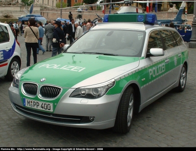 Bmw 520 E60 Touring II serie
Bundesrepublik Deutschland - Germania
Landespolizei 
Bayern - München 
Polizia territoriale della Baviera
- Monaco -


Parole chiave: Bmw 520_E60_Touring_IIserie Festa_della_Polizia_2008