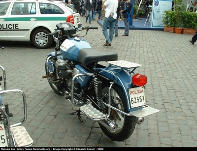 Moto Guzzi 850 T3
Polizia di Stato
Polizia Stradale
Parole chiave: Moto_Guzzi 850_T3 Polizia62561 Festa_della_polizia_2008