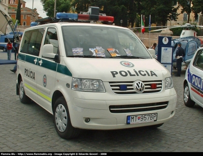 Volkswagen Transporter T5
Slovenská republika - Slovacchia
 Polícia - Polizia
Parole chiave: Volkswagen Transporter_T5 Festa_della_Polizia_2008