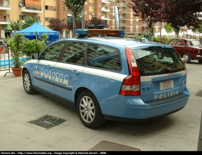 Volvo V50 I serie
Parole chiave: Volvo V50_Iserie Polizia_Autostradale_Autostrade_Per_L'Italia F5595 Festa_della_Polizia_2008