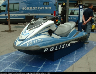 Bombardier Acquascooter
Polizia di Stato
PS 1179
Parole chiave: Bombardier Acquascooter PS1179 Festa_della_Polizia_2008