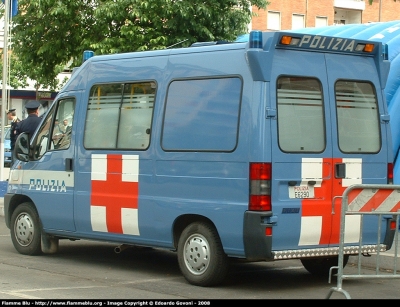 Fiat Ducato II serie
Polizia di Stato
Parole chiave: Fiat Ducato_IIserie PoliziaE6290 Ambulanza Festa_della_Polizia_2008