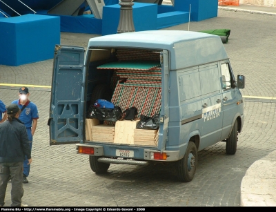 Iveco Daily II serie
Polizia di Stato
Polizia B2516
Qui in uso al gruppo sportivo Fiamme Oro

Parole chiave: Iveco Daily_IIserie PoliziaB2416 Festa_della_polizia_2008