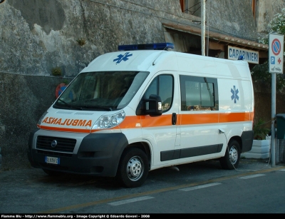 Fiat Ducato X250
P.A. Croce Verde Isola d'Elba
Allestita Alea
Il veicolo dal giorno dopo la fotografia presentava le scritte sociali dell'associazione, ma non è stato possibile rifotografarla
Parole chiave: Fiat Ducato_X250 Ambulanza 118_Livorno Alea