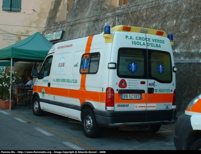 Renault Master II serie
P.A. Croce Verde Isola d'Elba
Allestita MAF
Parole chiave: Renault Master_IIserie Ambulanza 118_Livorno MAF