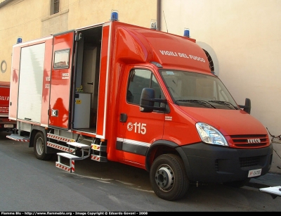 Iveco Daily IV serie
Vigili del Fuoco
Soccorso Aeroportuale NBCR
Parole chiave: Iveco Daily_IVserie VF24785 Giornate_della_Protezione_Civile_Pisa_2008