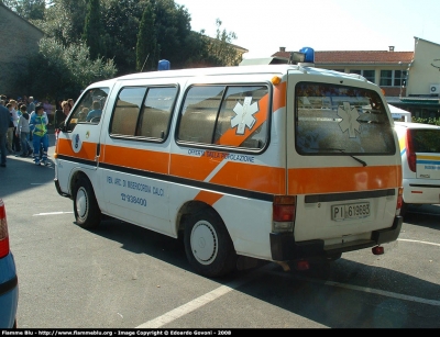 Bedford Midi
Misericordia di Calci
Allestita Saves
L'ambulanza è ancora utilizzata dalla Misericordia di Calci, in quanto è l'unica in grado di avventurarsi nelle strette strade di montagna che caratterizzano le frazioni del comune di Calci.
Parole chiave: Bedford Midi 118_Pisa Misericordia_Calci Ambulanza