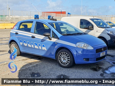 Fiat Grande Punto
Polizia di Stato
Polizia di Frontiera
POLIZIA H7578
Parole chiave: Fiat Grande_Punto POLIZIAH7578