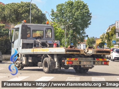 Iveco EuroCargo 100E18 I serie
Guardia di Finanza
Carroattrezzi allestimento Isoli
GdiF 623 AH
Parole chiave: Iveco EuroCargo_100E18_Iserie GdiF623AH