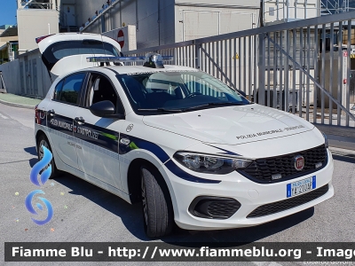 Fiat Nuova Tipo
Polizia Municipale - StadtPolizei
Bolzano - Bozen
Codice Automezzo: 06
POLIZIA LOCALE YA 210 AP
Parole chiave: Fiat Nuova_Tipo POLIZIALOCALEYA210AP