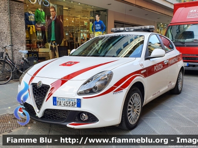 Alfa-Romeo Nuova Giulietta restyle
A54 - Polizia Municipale Pisa
Nucleo Pisa Sud Ovest
Allestita Bertazzoni
POLIZIA LOCALE YA 453 AP
Parole chiave: Alfa-Romeo Nuova_Giulietta_restyle POLIZIALOCALEYA453AP