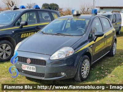 Fiat Grande Punto
Guardia di Finanza
Reparto Operativo AereoNavale Toscana
Sezione Aerea di Manovra Pisa
GdiF 958 BH
Parole chiave: Fiat Grande_Punto GdiF958BH SATER2022