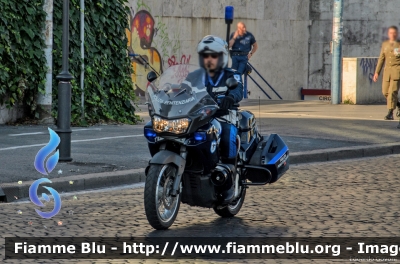 Aprilia Caponord 1000 II serie
Polizia Penitenziaria
Motocicletta Utilizzata dal Nucleo Radiomobile per i Servizi Istituzionali
POLIZIA PENITENZIARIA 215
Parole chiave: Aprilia Caponord_1000_IIserie POLIZIAPENITENZIARIA215 festa_della_repubblica_2015