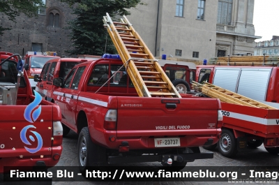 Mitsubishi L200 III serie
Vigili del Fuoco
Comando Provinciale di Torino
Distaccamento Volontario di Rivoli (TO)
VF 23737
Parole chiave: Mitsubishi L200_IIIserie VF23737 Raduno_ANVVF_2011