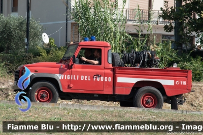 Land Rover Defender 110
Vigili del Fuoco
Comando Provinciale di Firenze
Distaccamento Permanente di Ovest Indiano
Allestimento Piemme Antincendi
VF 25994
Parole chiave: Land-Rover Defender_110 VF25994