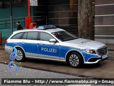 Mercedes-Benz Classe E IV serie restyle
Bundesrepublik Deutschland - Germania
Polizei Hamburg - Polizia Amburgo
Parole chiave: Mercedes-Benz Classe_E_IVserie_restyle