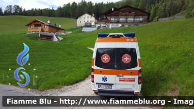 Mercedes-Benz Sprinter III serie restyle
Croce Bianca Val Gardena
Weisses Kreuz Gröden
Creusc blancia de Gherdëina
Allestita Ambulanz Mobile - Otaris Light
WK 385 - 756
PC ZS 0N6
Parole chiave: Mercedes-Benz Sprinter_IIIserie_restyle Ambulanza PCZS0N6