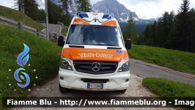 Mercedes-Benz Sprinter III serie restyle
Croce Bianca Val Gardena
Weisses Kreuz Gröden
Creusc blancia de Gherdëina
Allestita Ambulanz Mobile - Otaris Light
WK 385 - 756
PC ZS 0N6
Parole chiave: Mercedes-Benz Sprinter_IIIserie_restyle Ambulanza PCZS0N6