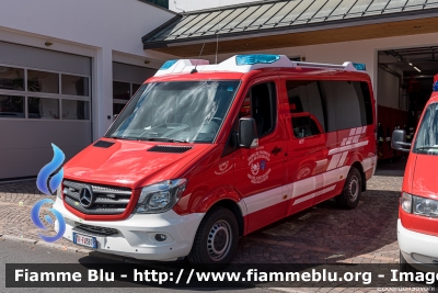 Mercedes-Benz Sprinter 4x4 III serie restyle
Vigili del Fuoco
Unione Distrettuale Alta Val Venosta
Corpo Volontario di Prato allo Stelvio (BZ)
Freiwillige Feuerwehr Prad am Stilfserjoch
Allestimento Kofler
VF FW 3BT
Parole chiave: Mercedes-Benz Sprinter_4x4_IIIserie_restyle VFFW3BT