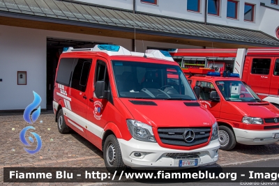 Mercedes-Benz Sprinter 4x4 III serie restyle
Vigili del Fuoco
Unione Distrettuale Alta Val Venosta
Corpo Volontario di Prato allo Stelvio (BZ)
Freiwillige Feuerwehr Prad am Stilfserjoch
Allestimento Kofler
VF FW 3BT
Parole chiave: Mercedes-Benz Sprinter_4x4_IIIserie_restyle VFFW3BT