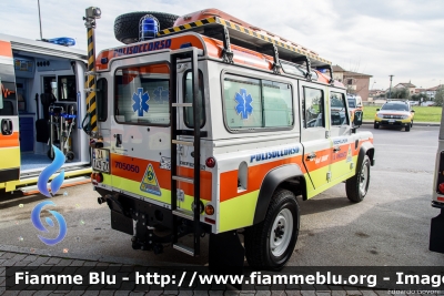 Land-Rover Defender 110
Misericordia di San Vincenzo (LI)
Allestito Mariani Fratelli
Codice Automezzo: 56
Parole chiave: Land-Rover Defender_110 Ambulanza