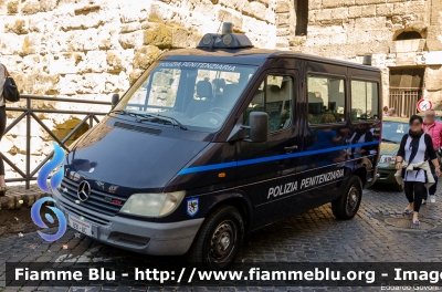 Mercedes-Benz Sprinter II serie
Polizia Penitenziaria
POLIZIA PENITENZIARIA 891 AC
Parole chiave: Mercedes-Benz Sprinter_IIserie POLIZIAPENITENZIARIA891AC Festa_della_Repubblica_2014