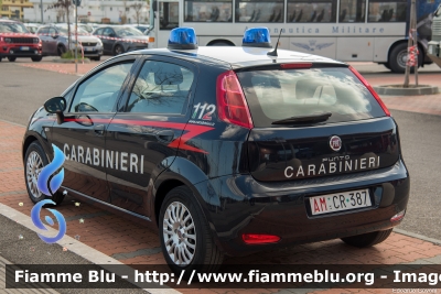 Fiat Punto VI serie
Carabinieri
Polizia Militare presso l'Aereonautica Militare
4° Stormo
AM CR 387
Parole chiave: Fiat Punto_VIserie AMCR387