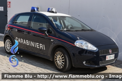 Fiat Grande Punto
Carabinieri
CC CX 278
Parole chiave: Fiat Grande_Punto CCCX278 Civil_Protect_2018