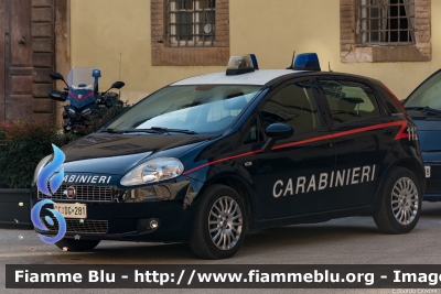 Fiat Grande Punto
Carabinieri
CC DG 281
Parole chiave: Fiat Grande_Punto CCDG281