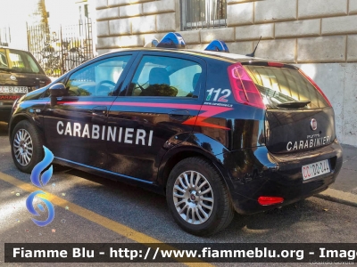 Fiat Punto VI serie
Carabinieri 
Reparto Carabinieri presso il Quirinale 
CC DQ 044
Parole chiave: Fiat Punto_VIserie CCDQ044