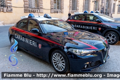 Alfa-Romeo Nuova Giulia
Carabinieri
Nucleo Operativo Radiomobile
CC EE 499
Parole chiave: Alfa-Romeo Nuova_Giulia CCEE499