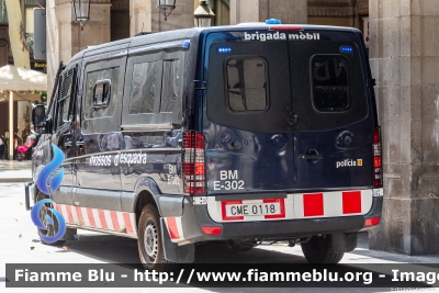 Mercedes-Benz Sprinter III serie
España - Spagna
Mossos d'Esquadra
Brigada Mòbil
CME 0118
Parole chiave: Mercedes-Benz Sprinter_IIIserie CME0118