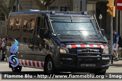 Mercedes-Benz Sprinter III serie restyle
España - Spagna
Mossos d'Esquadra
Brigada Mòbil
CME 0192
Parole chiave: Mercedes-Benz Sprinter_IIIserie_restyle CME0192