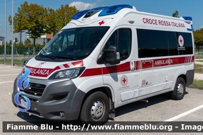 Fiat Ducato X290
Croce Rossa Italiana
Comitato di San Donà di Piave (VE)
Allestimento EDM
CRI 652 AI
Parole chiave: Fiat Ducato_X290 Ambulanza CRI652AI