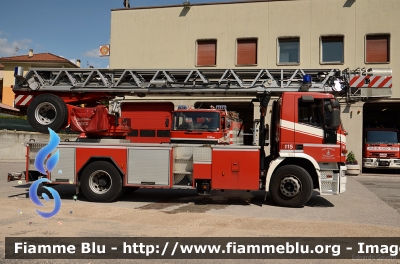 Iveco EuroFire 180E34 I serie
Vigili del Fuoco
Corpo Permanente di Trento
AutoScala allestimento Iveco-Magirus
VF E48 TN
Parole chiave: Iveco EuroFire_180E34_Iserie VFE48TN