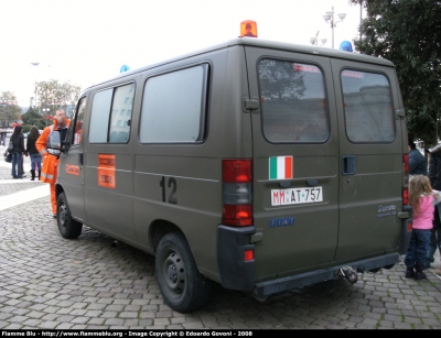 Fiat Ducato II serie
Marina Militare Italiana
Servizio Antincendio
MariStaEli Luni
MM AT 757
Parole chiave: Fiat Ducato_IIserie MMAT757 festa_forze_Armate