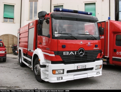 Mercedes-Benz Atego 1828 I serie
Vigili del Fuoco
Comando di Pisa
VF 22985
Parole chiave: Mercedes-Benz Atego_1828_Iserie VF22985 Santa_Barbara_2008